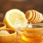 I rimedi della nonna: benefici e proprietà del latte e miele